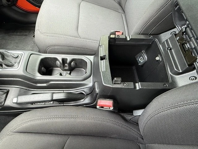 2023 Jeep JL Wrangler - Image 27 of 31