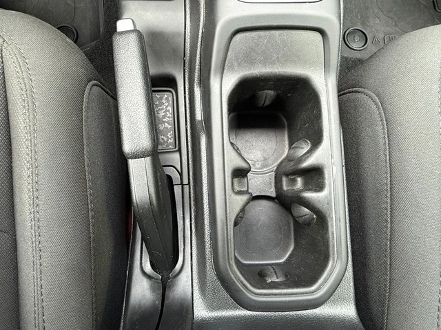 2023 Jeep JL Wrangler - Image 26 of 31