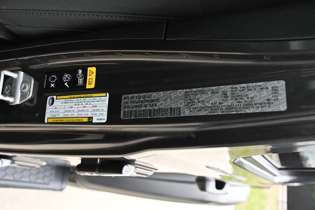 2023 Jeep JL Wrangler - Image 17 of 17