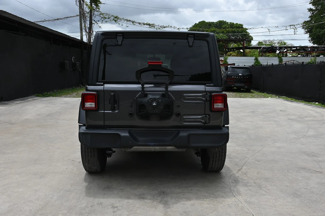 2023 Jeep JL Wrangler - Image 4 of 17