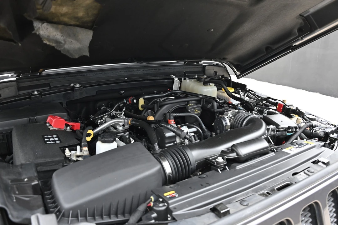2023 Jeep JL Wrangler - Image 16 of 17