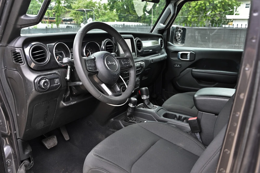 2023 Jeep JL Wrangler - Image 11 of 17