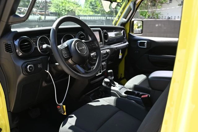 2023 Jeep JL Wrangler - Image 13 of 20