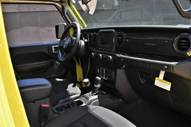 2023 Jeep JL Wrangler - Image 15 of 20