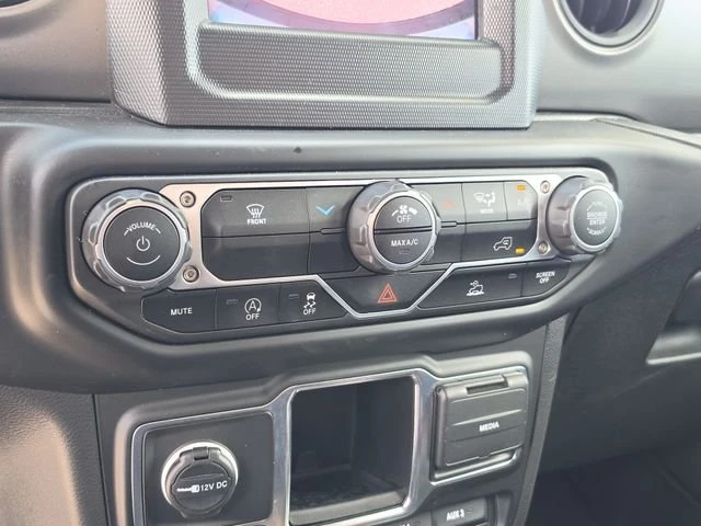 2023 Jeep JL Wrangler - Image 19 of 20