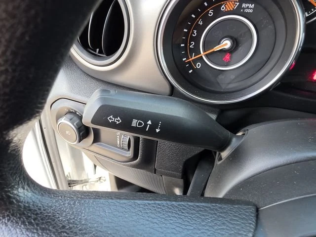 2023 Jeep JL Wrangler - Image 15 of 20