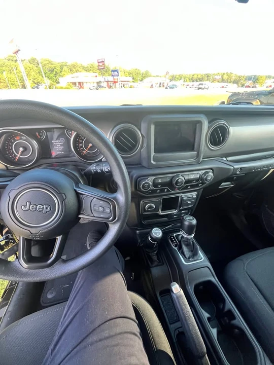 2023 Jeep JL Wrangler - Image 10 of 16