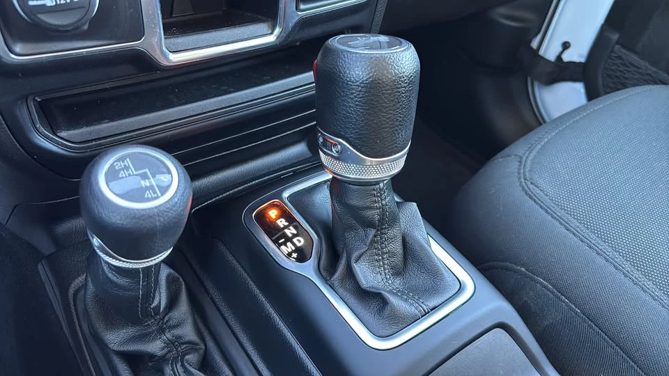 2023 Jeep JL Wrangler - Image 15 of 20