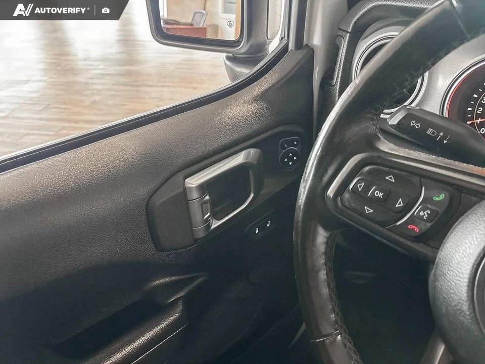 2023 Jeep JL Wrangler - Image 17 of 20