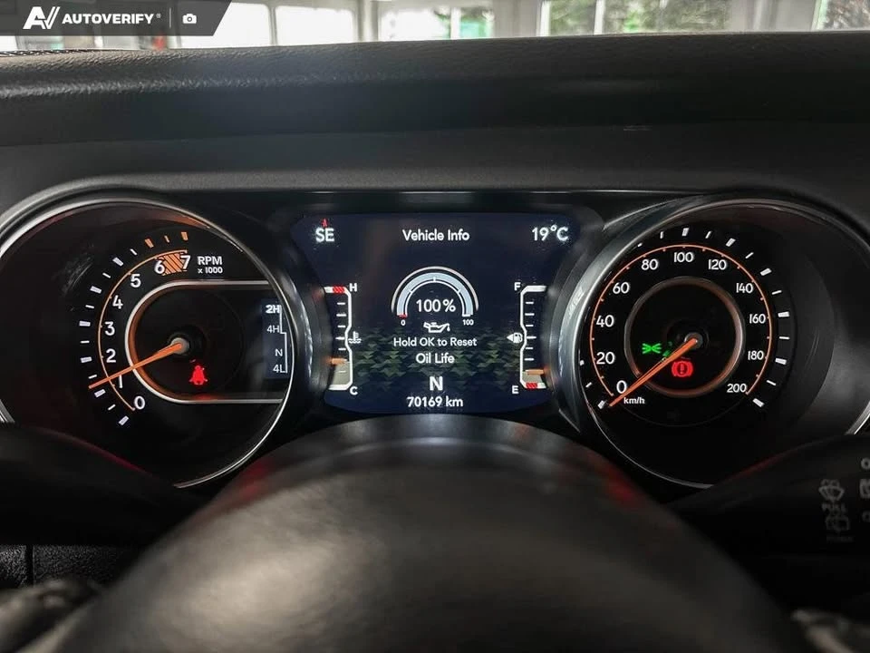 2023 Jeep JL Wrangler - Image 15 of 20