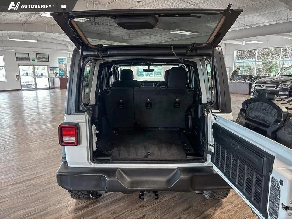 2023 Jeep JL Wrangler - Image 12 of 20