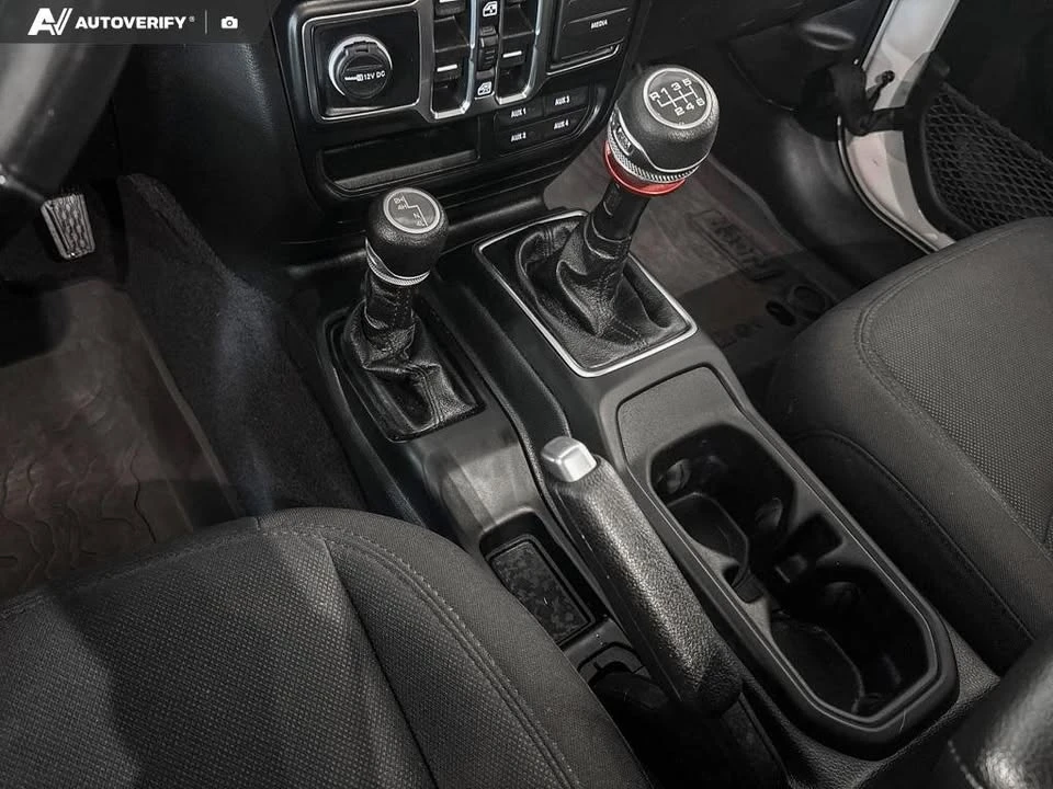 2023 Jeep JL Wrangler - Image 18 of 20