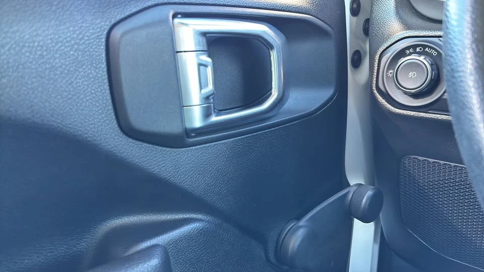 2023 Jeep JL Wrangler - Image 14 of 20