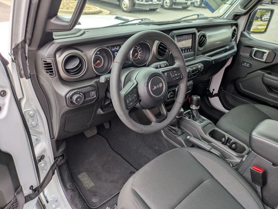 2023 Jeep JL Wrangler - Image 14 of 21