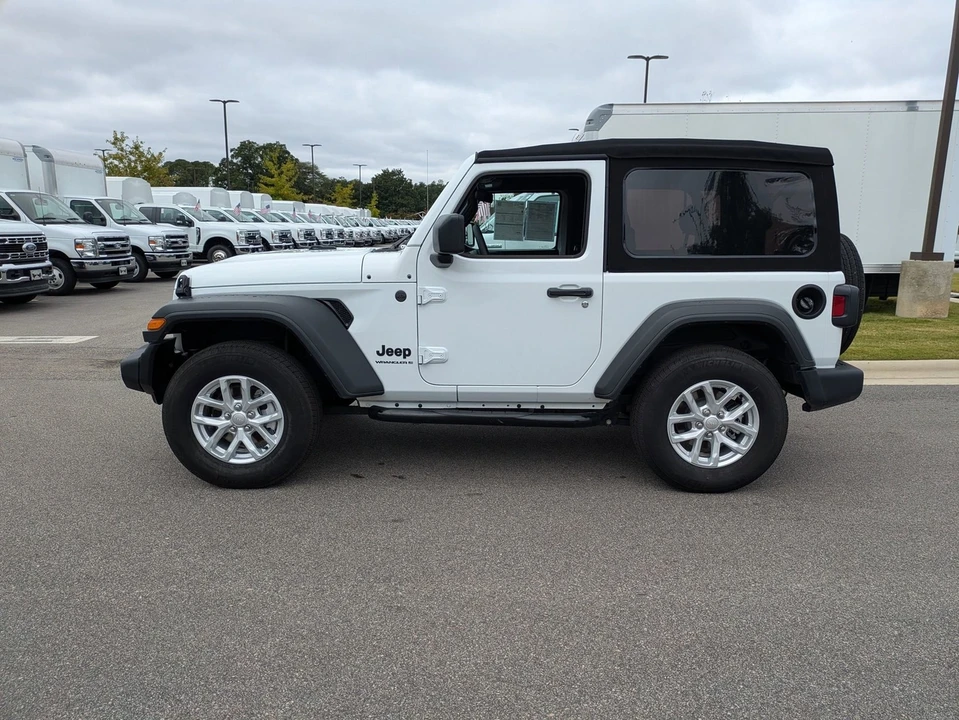 2023 Jeep JL Wrangler - Image 7 of 12