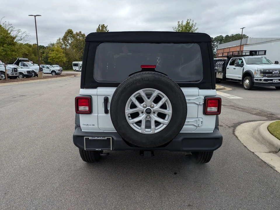 2023 Jeep JL Wrangler - Image 5 of 12