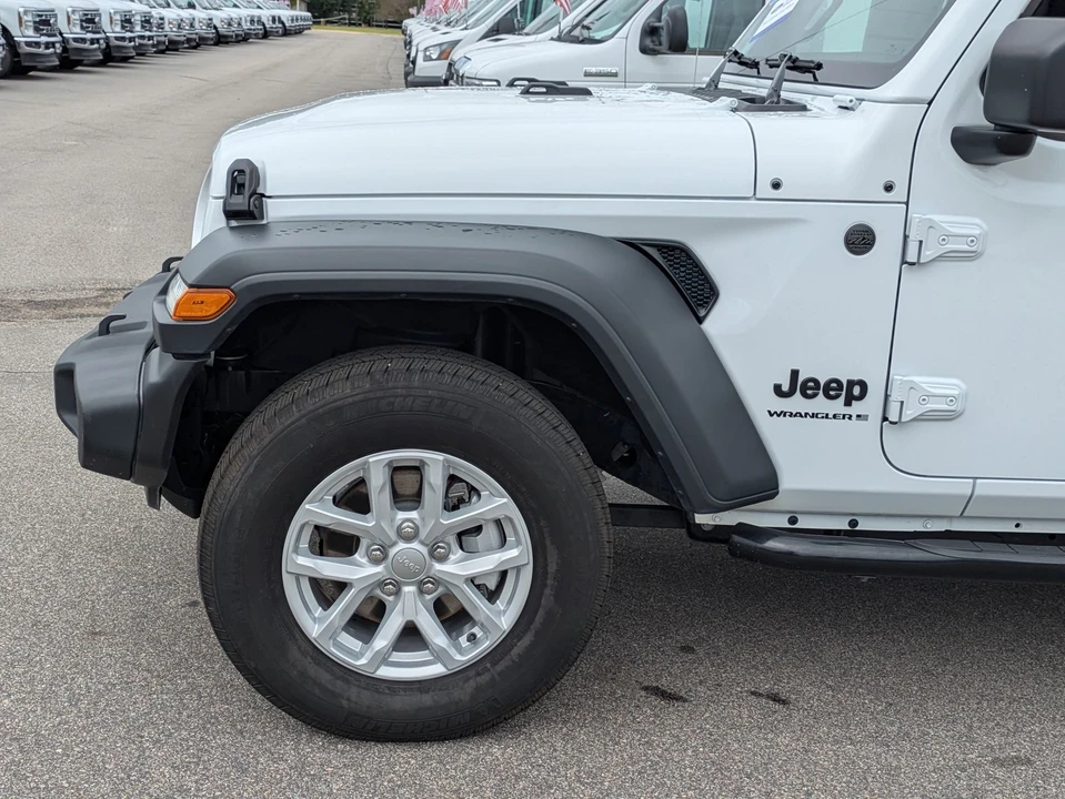 2023 Jeep JL Wrangler - Image 11 of 12