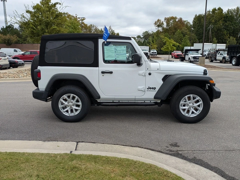 2023 Jeep JL Wrangler - Image 3 of 12