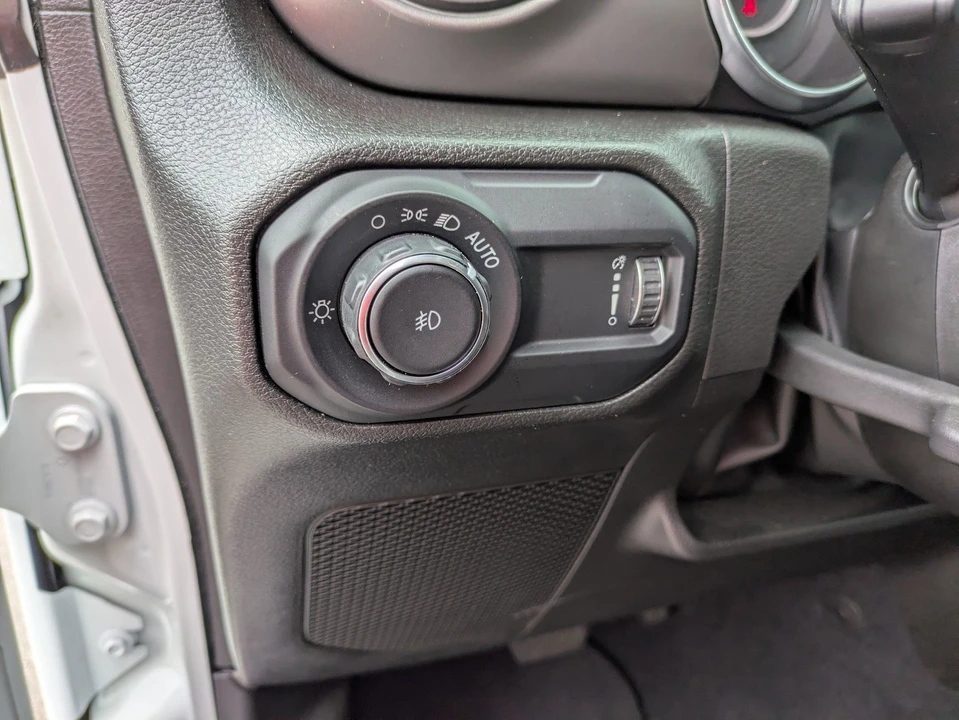 2023 Jeep JL Wrangler - Image 17 of 21