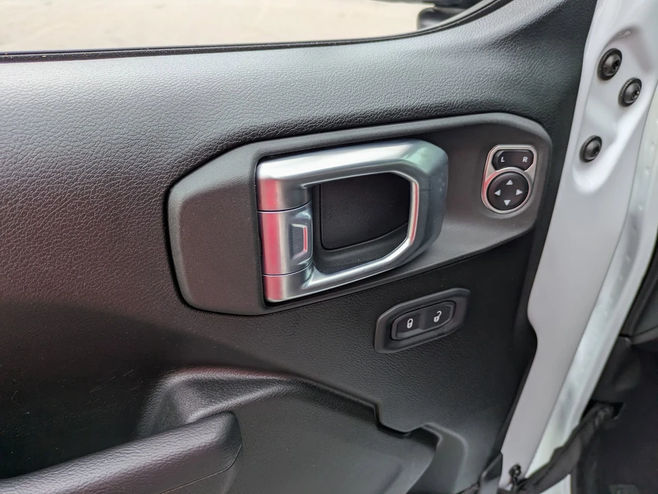 2023 Jeep JL Wrangler - Image 16 of 21