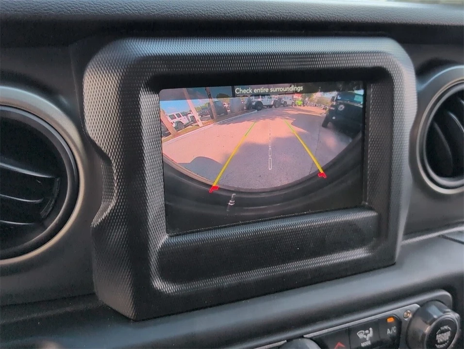 2023 Jeep JL Wrangler - Image 19 of 21