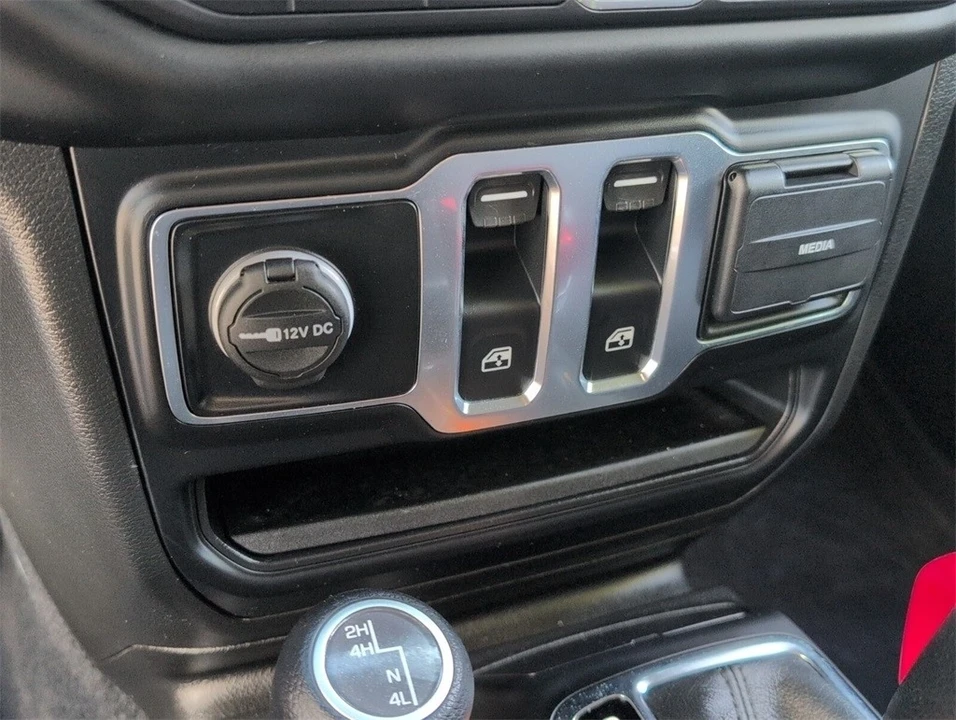 2023 Jeep JL Wrangler - Image 20 of 21