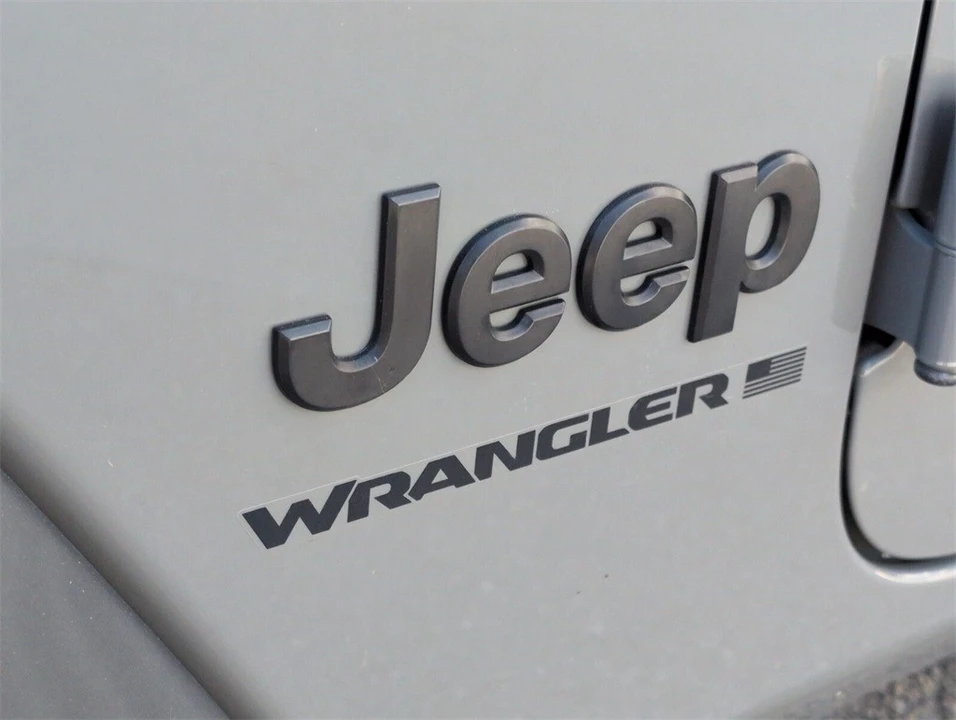 2023 Jeep JL Wrangler - Image 5 of 21
