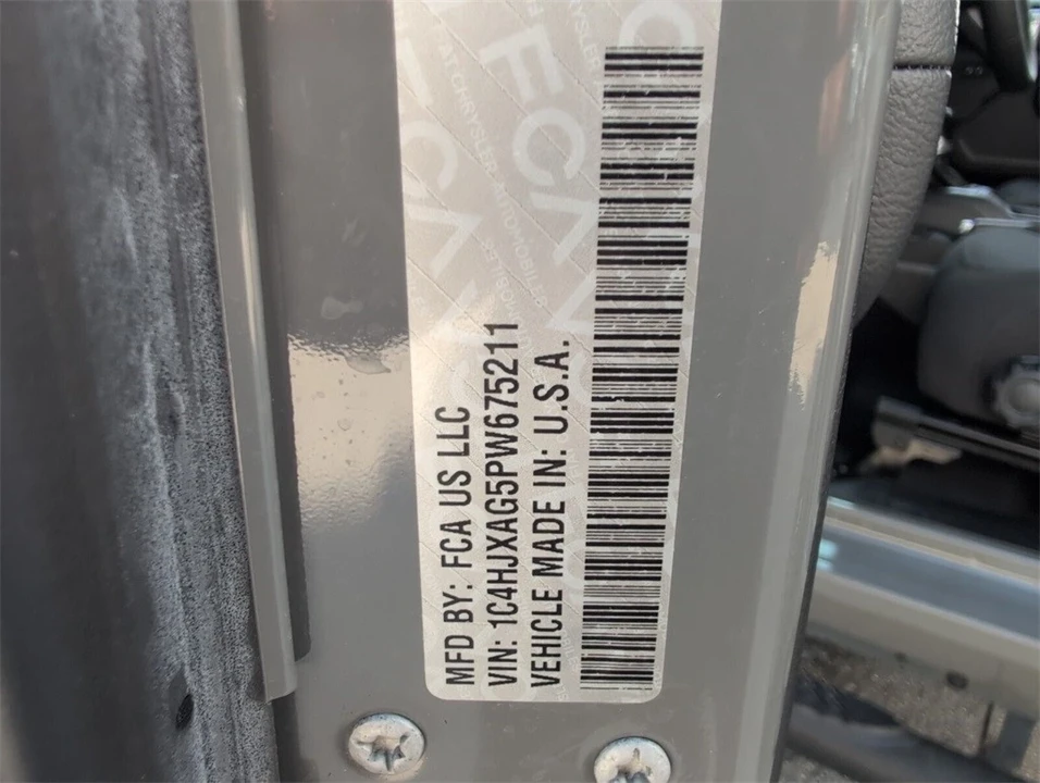 2023 Jeep JL Wrangler - Image 17 of 21
