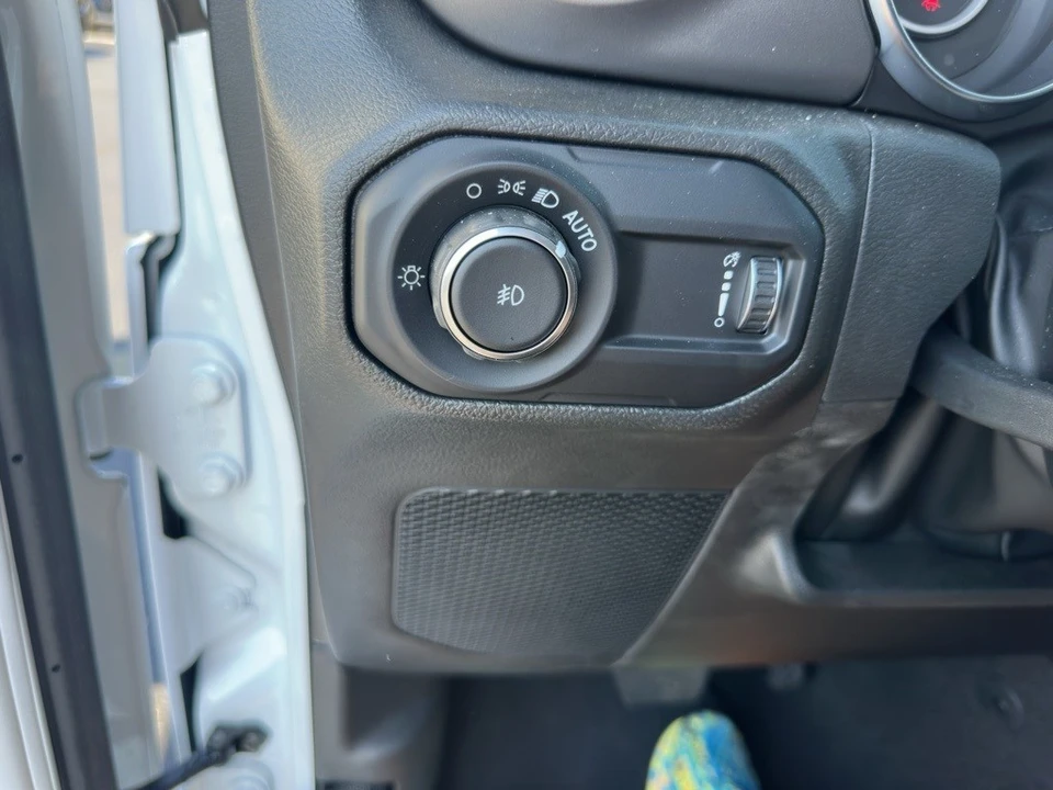 2023 Jeep JL Wrangler - Image 5 of 12