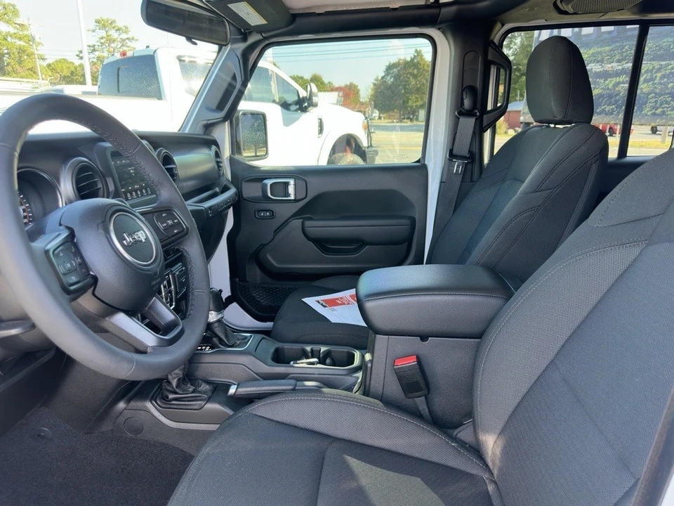2023 Jeep JL Wrangler - Image 3 of 12