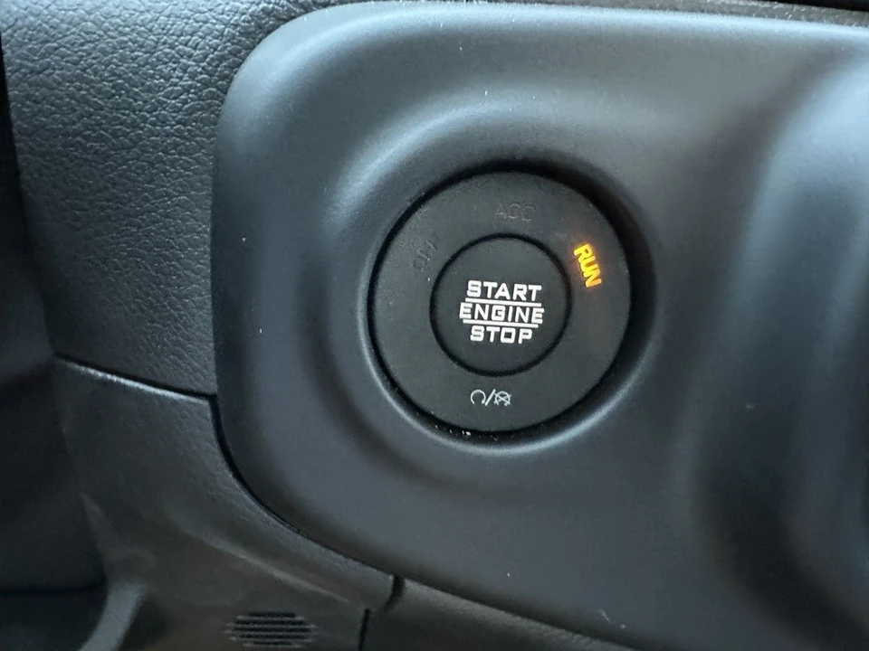 2023 Jeep JL Wrangler - Image 9 of 12