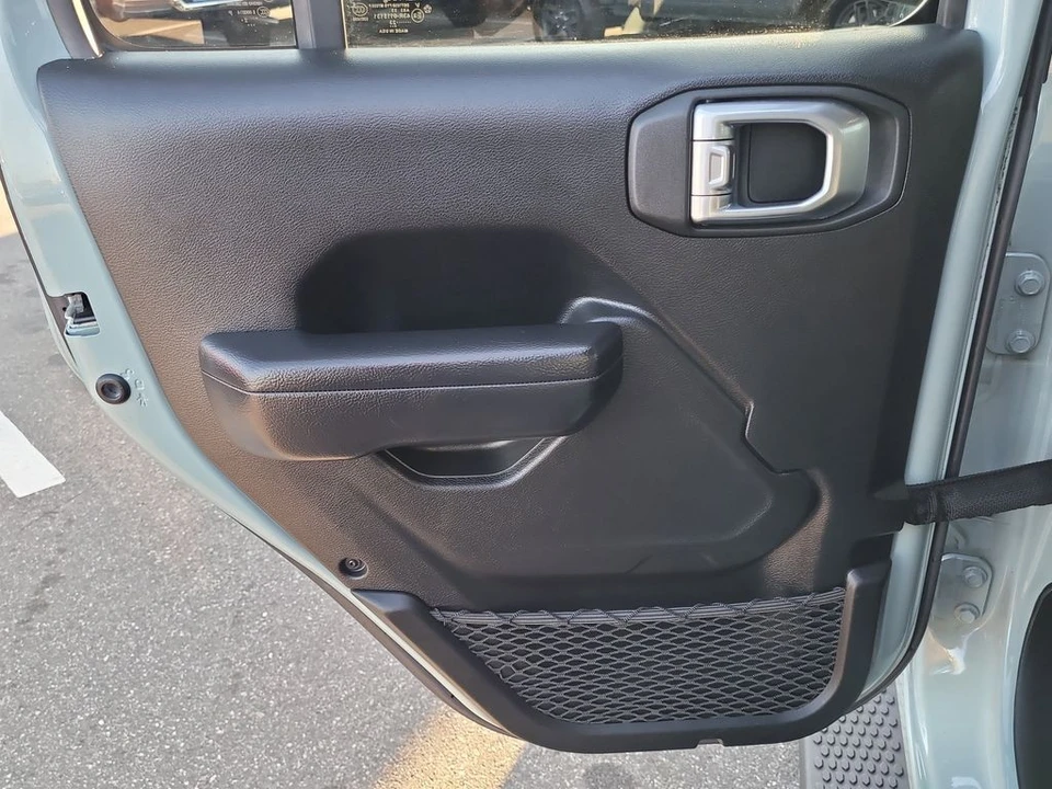 2023 Jeep JL Wrangler - Image 8 of 12