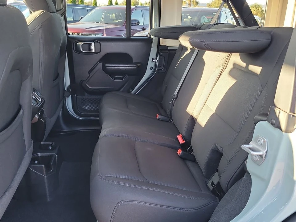2023 Jeep JL Wrangler - Image 9 of 12
