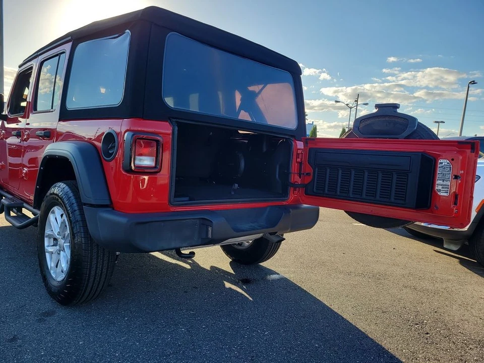 2023 Jeep JL Wrangler - Image 7 of 12