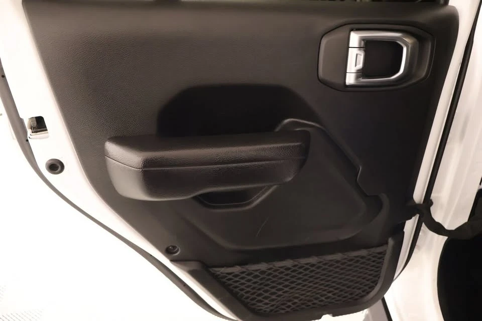 2023 Jeep JL Wrangler - Image 17 of 19
