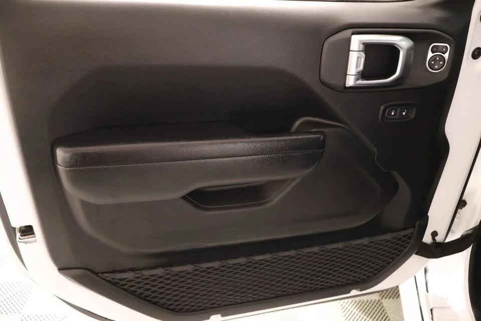2023 Jeep JL Wrangler - Image 16 of 19