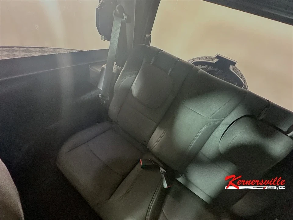 2023 Jeep JL Wrangler - Image 12 of 21