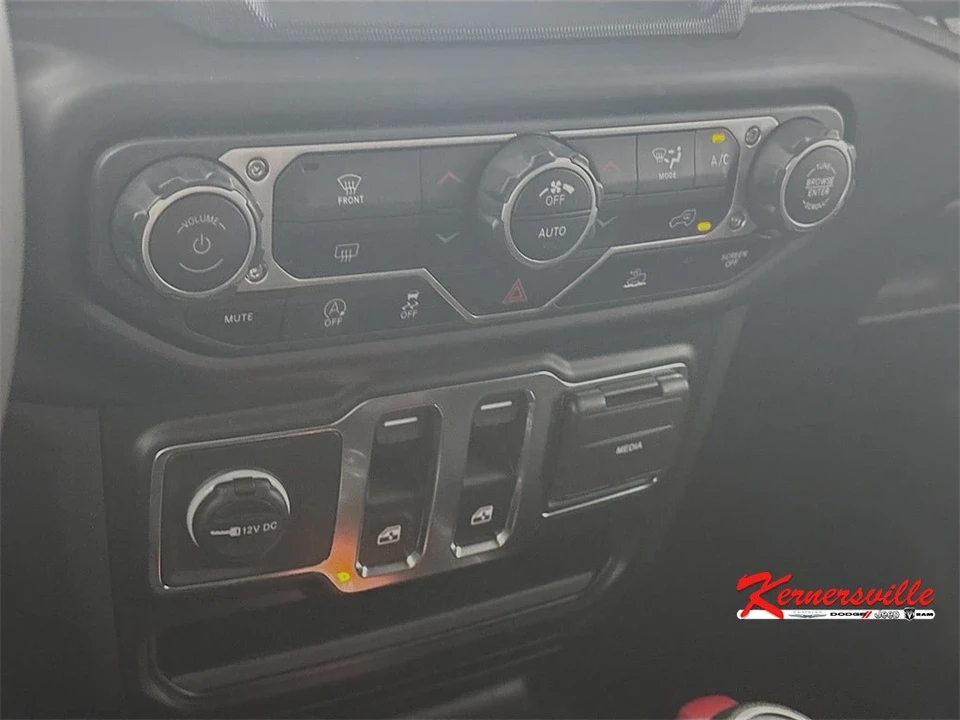 2023 Jeep JL Wrangler - Image 18 of 21