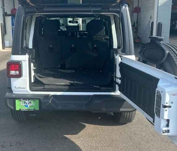 2023 Jeep JL Wrangler - Image 11 of 12
