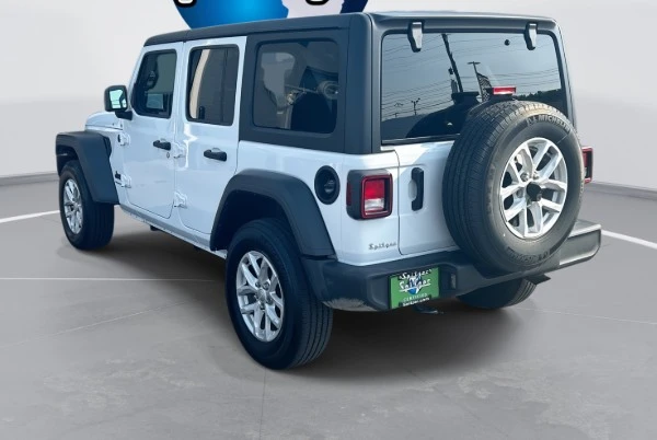 2023 Jeep JL Wrangler - Image 4 of 12
