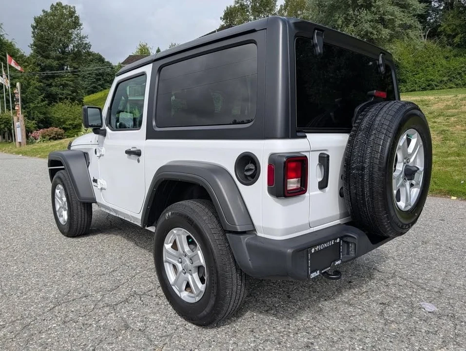 2023 Jeep JL Wrangler - Image 3 of 18