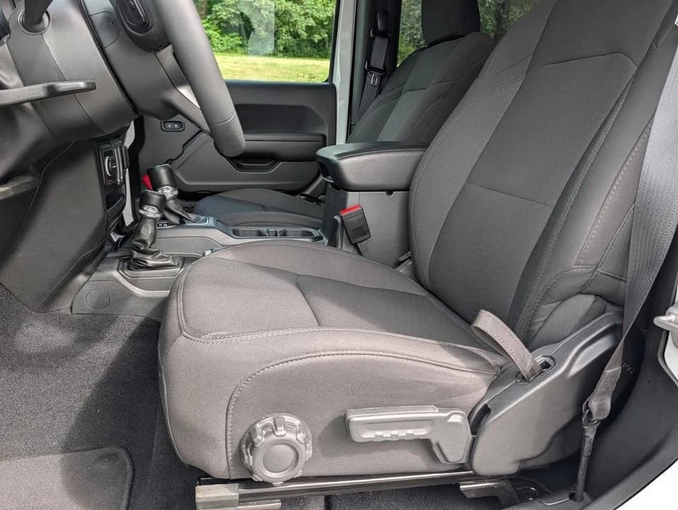2023 Jeep JL Wrangler - Image 11 of 18