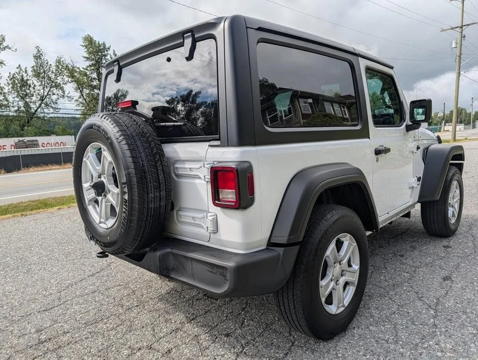2023 Jeep JL Wrangler - Image 5 of 18