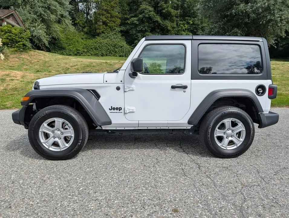 2023 Jeep JL Wrangler - Image 2 of 18