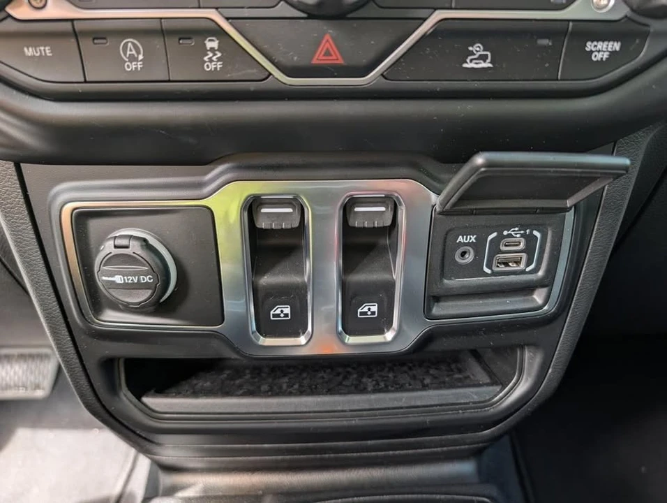2023 Jeep JL Wrangler - Image 16 of 18