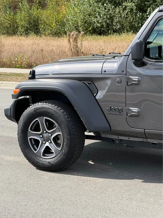 2023 Jeep JL Wrangler - Image 9 of 11