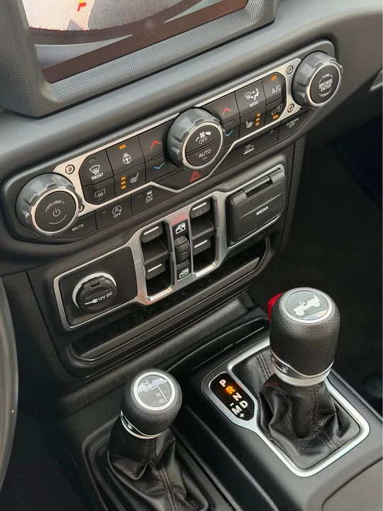 2023 Jeep JL Wrangler - Image 2 of 11