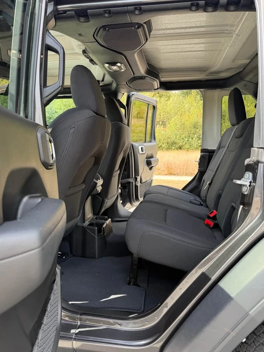 2023 Jeep JL Wrangler - Image 4 of 11