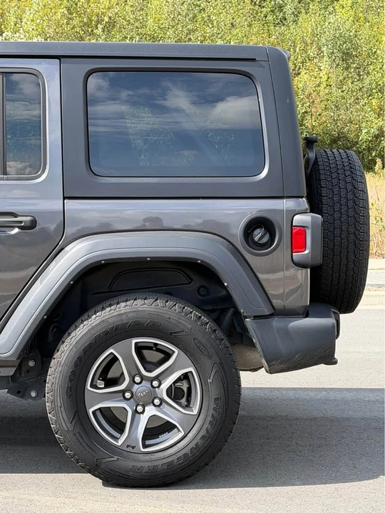 2023 Jeep JL Wrangler - Image 3 of 11