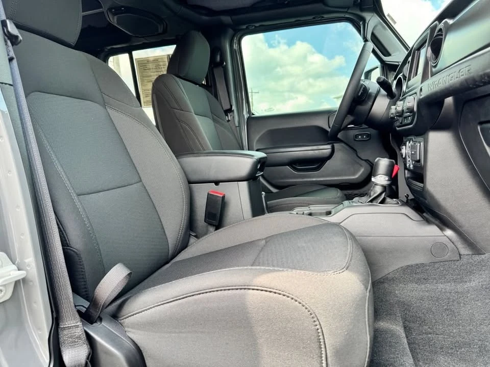 2023 Jeep JL Wrangler - Image 7 of 17